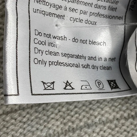 CHANEL SILVER / GREY / NAVY 2008 FRINGED CASHMERE KNIT SCARF - Picture 9 of 16